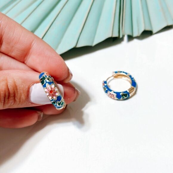 Floral blue hoop earrings S50 - Picture 1 of 2